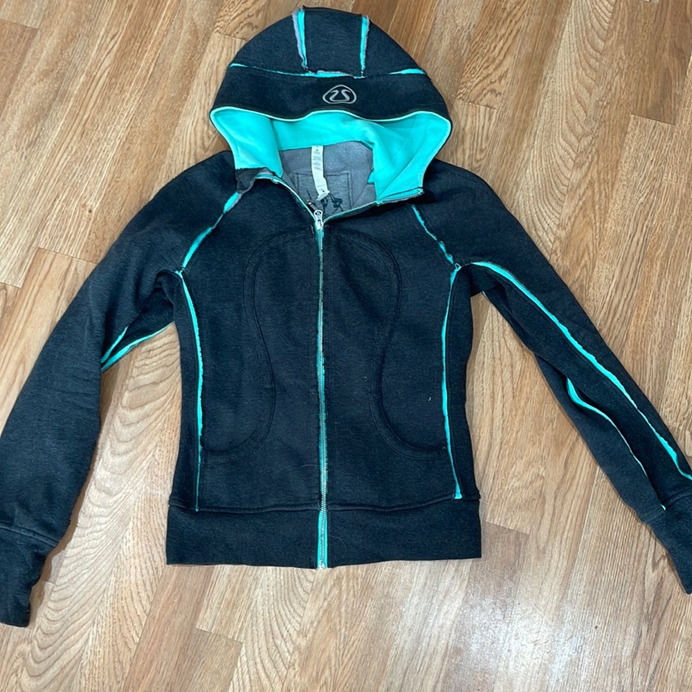 Lulu lemon Scuba Hoodie, Distressed style